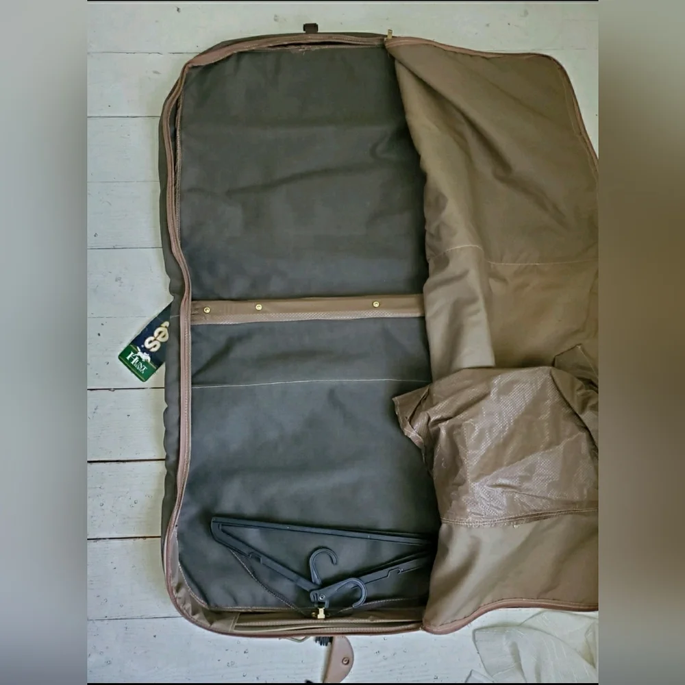 1989 Vtg Totes Hunt Series #2176 Vinyl Garment Bag 46x22x3 With Hang Tag